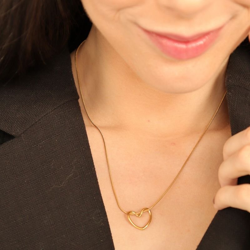 Colar Coração Vazado em Aço Inox (Linha Premium)