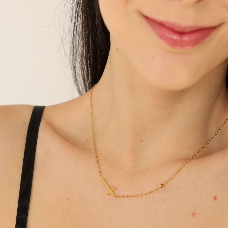 Colar Cruz Delicado em Aço Inox