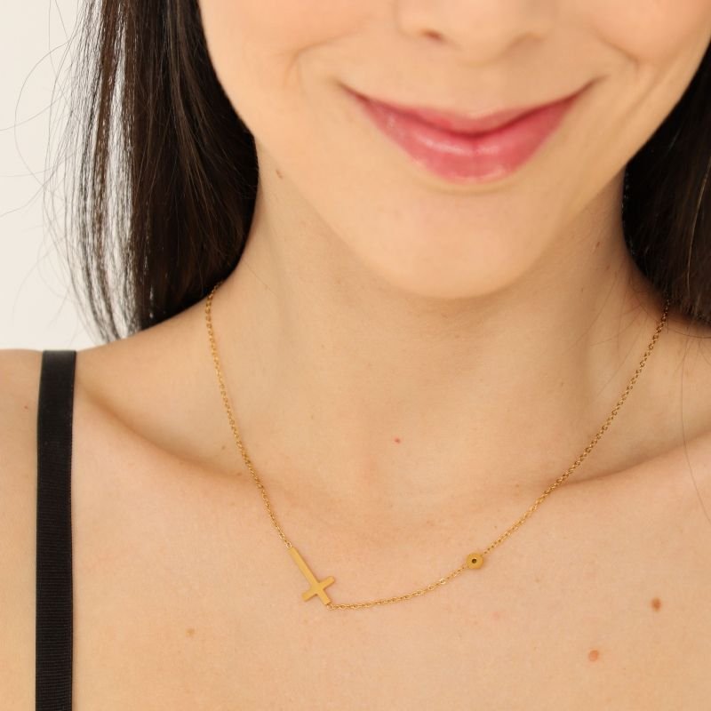 Colar Cruz Delicado em Aço Inox