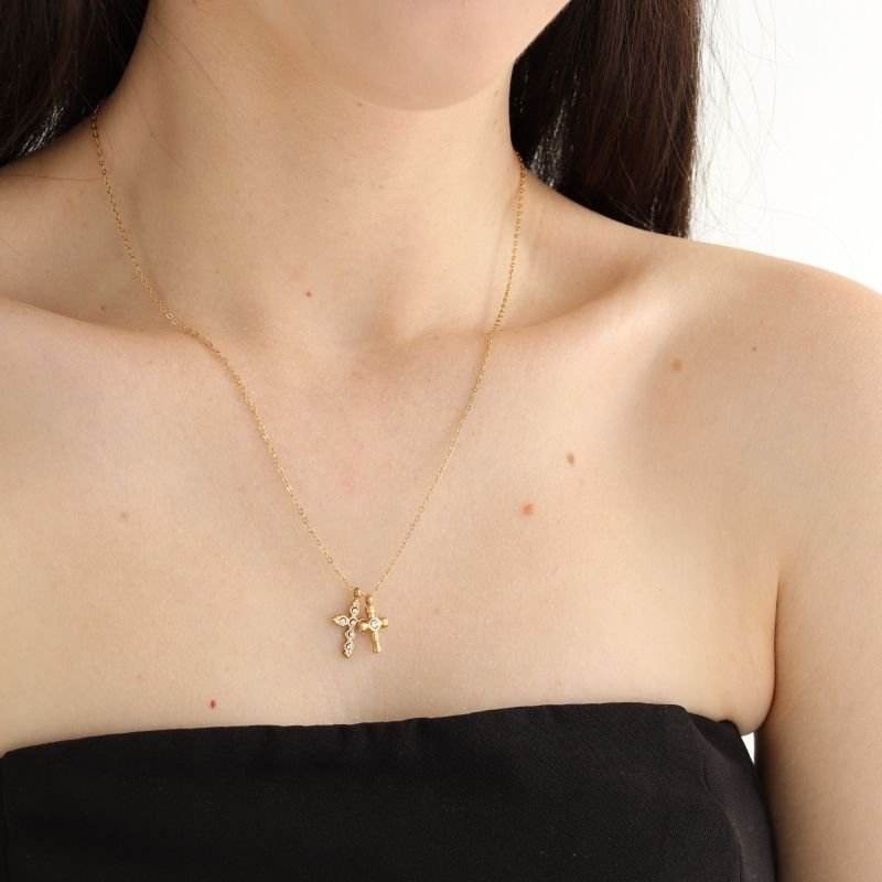 Colar Cruz Delicado em Aço Inox (Linha Premium)