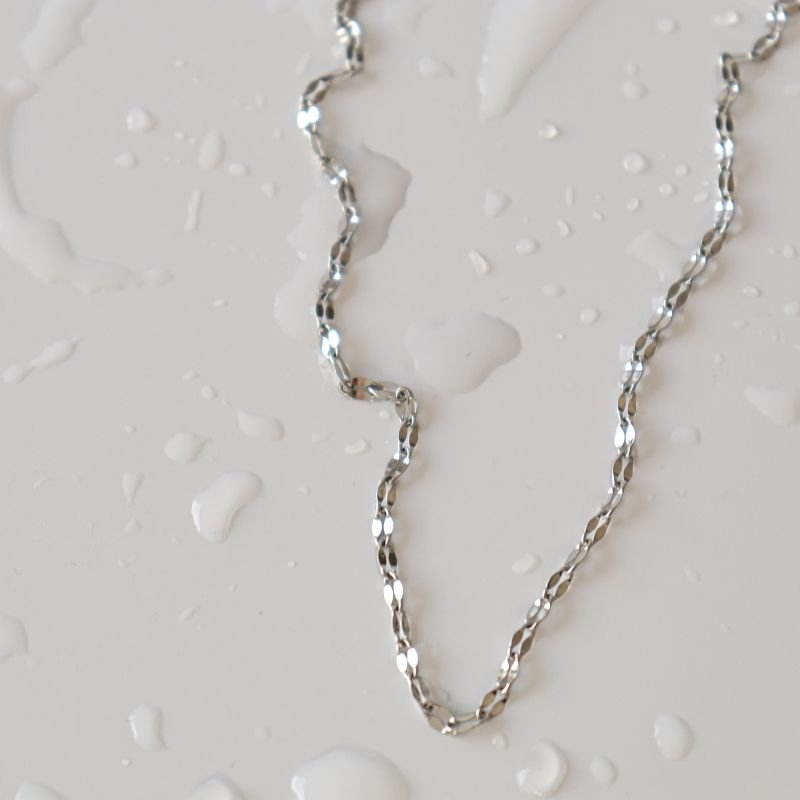 Colar Delicado em Aço Inox