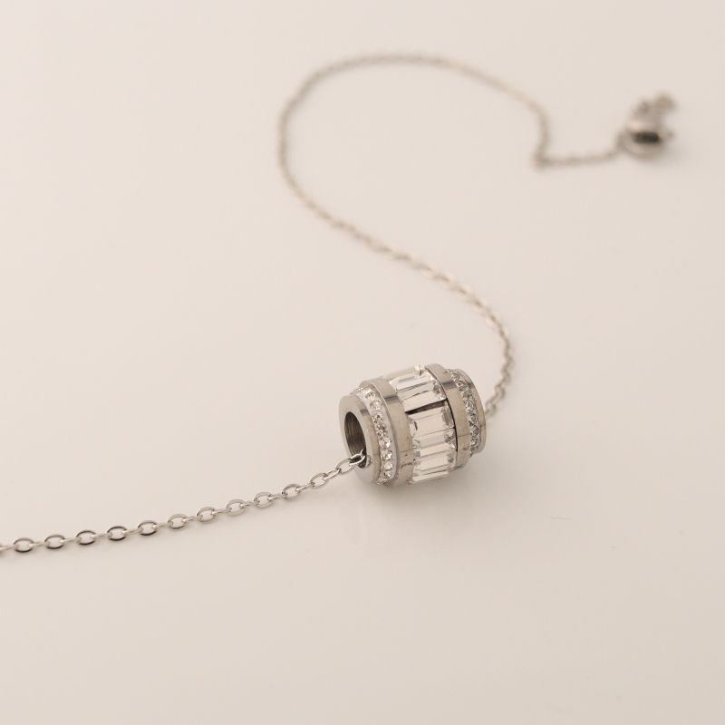 Colar Delicado em Aço Inox