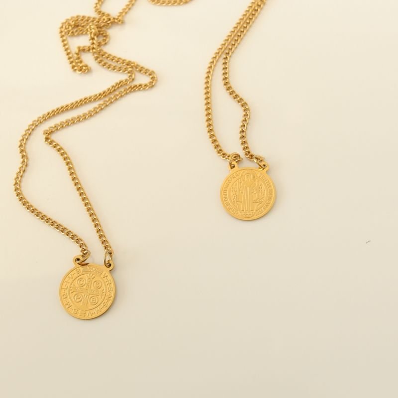 Colar Escapulário São Bento em Aço Inox