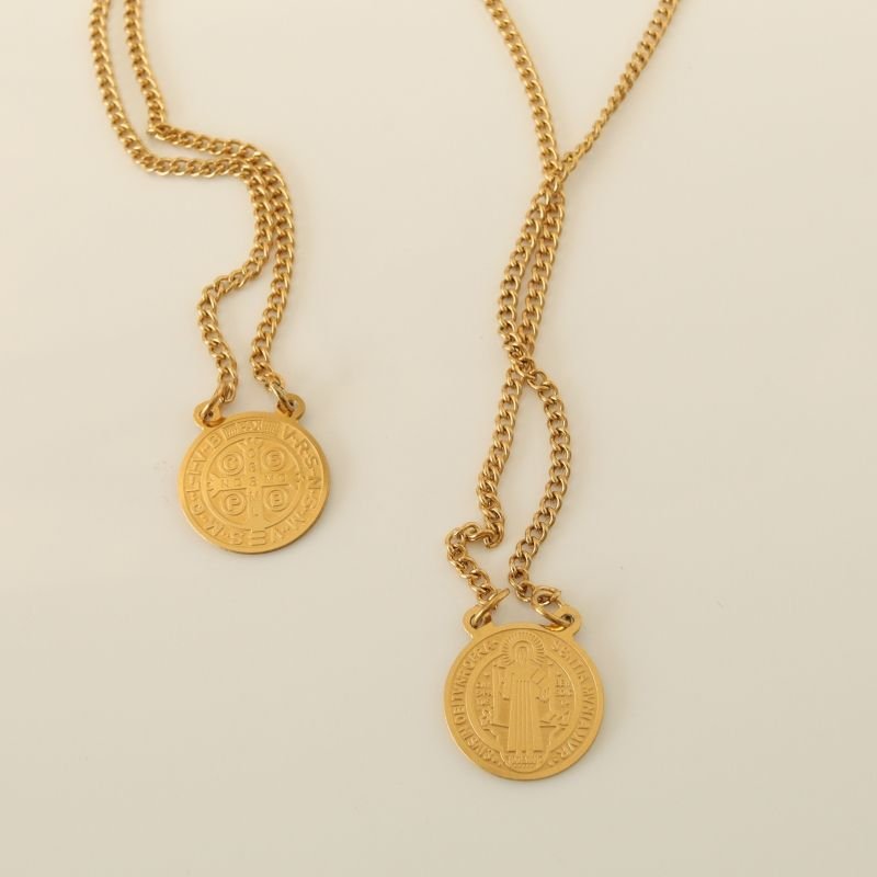 Colar Escapulário São Bento em Aço Inox