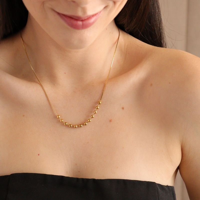 Colar Esferas Delicado em Aço Inox