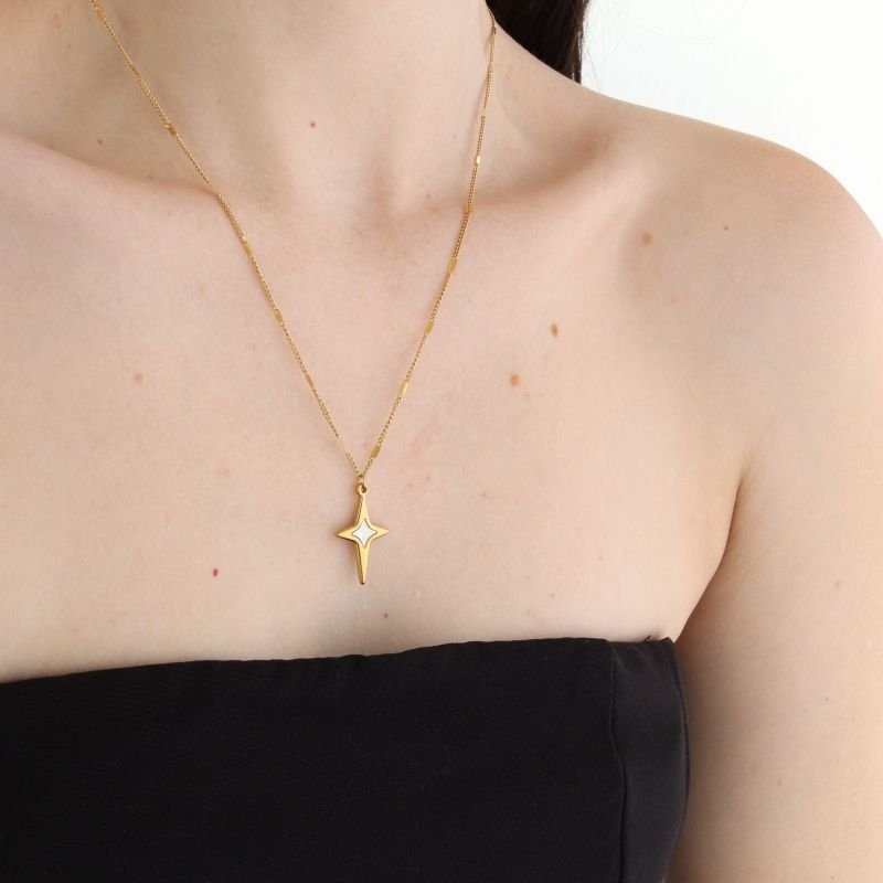 Colar Estrela Moderno em Aço Inox