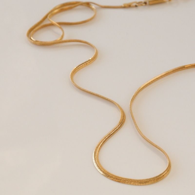 Colar Fio Minimalista em Aço Inox