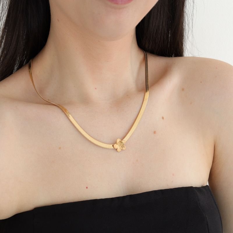 Colar Flor Laminado em Aço Inox (Linha Premium)