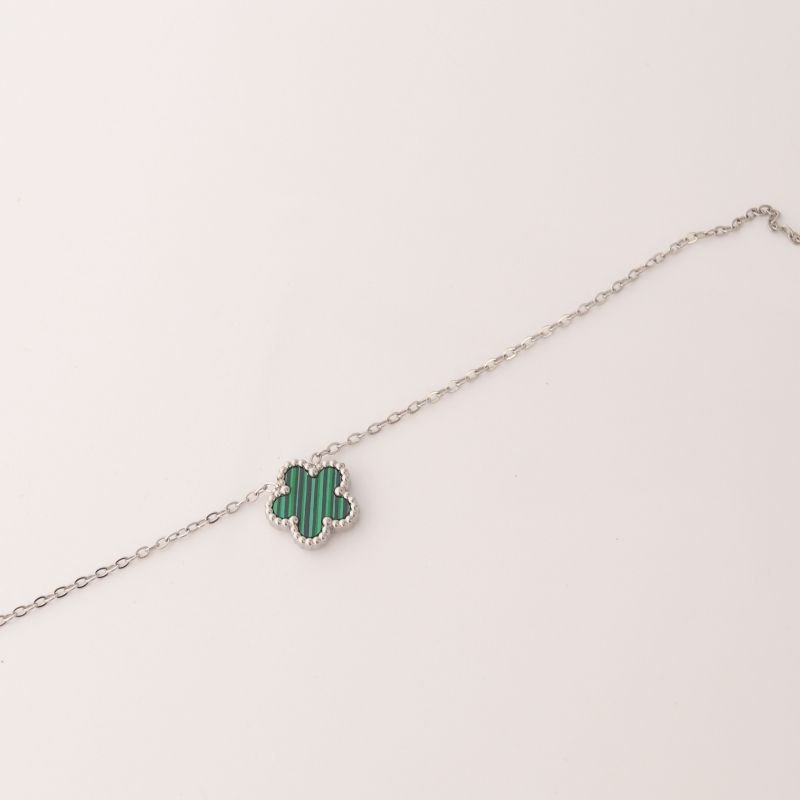 Colar Inspiração Van Cleef Verde com Detalhes em Aço Inox