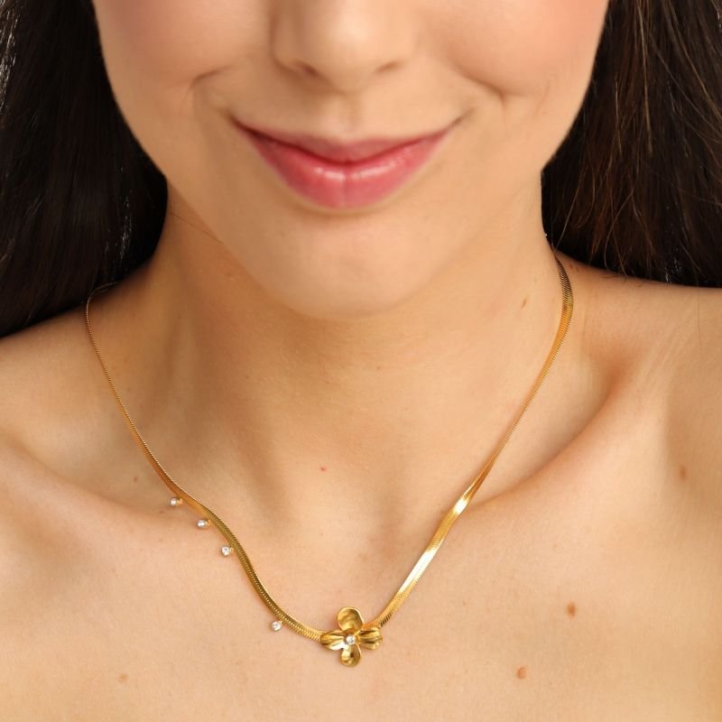 Colar Laminado com Flor em Aço Inox (Linha Premium)