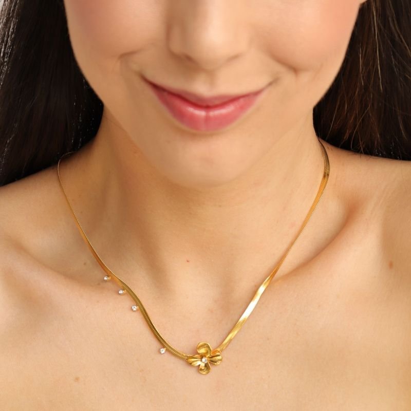 Colar Laminado com Flor em Aço Inox (Linha Premium)