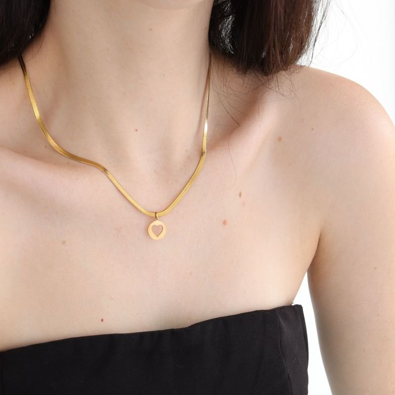 Colar Laminado Coração em Aço Inox