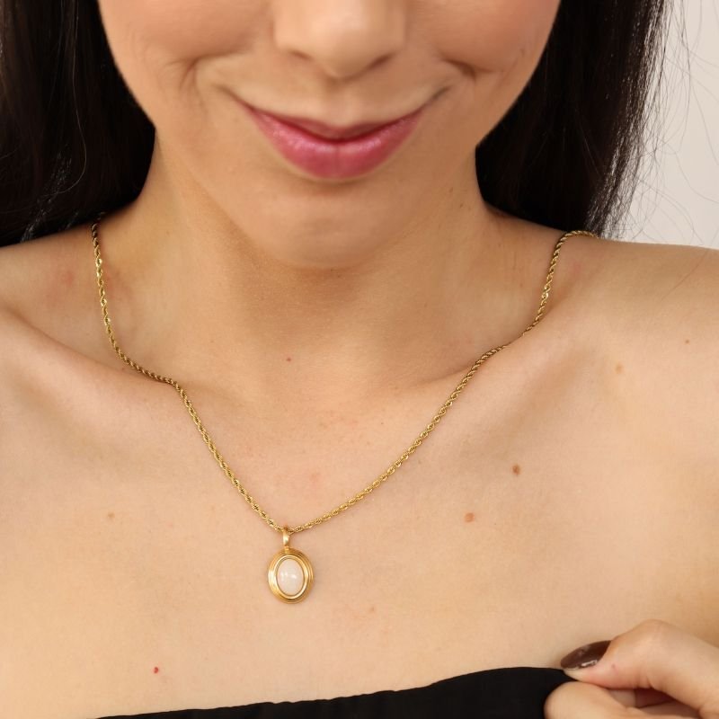 Colar Moderno – Corrente Aço Inox e Pingente Metálico (Linha Premium)