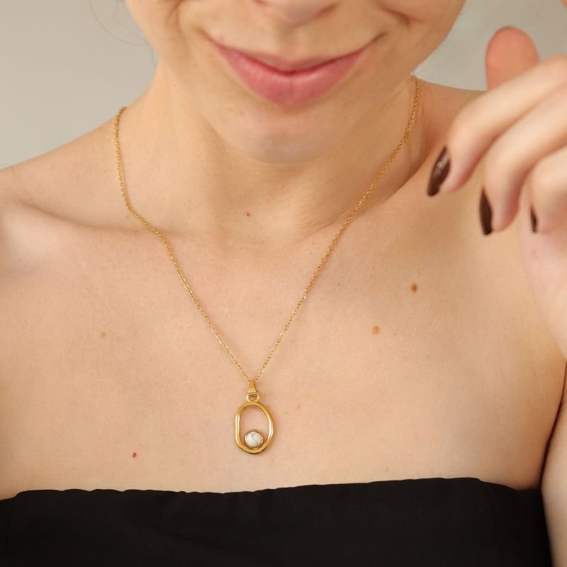 Colar Moderno em Aço Inox