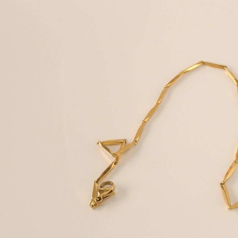 Colar Longo Essência Minimalista em Aço Inox