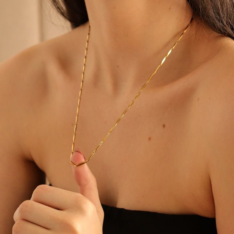 Colar Longo Essência Minimalista em Aço Inox