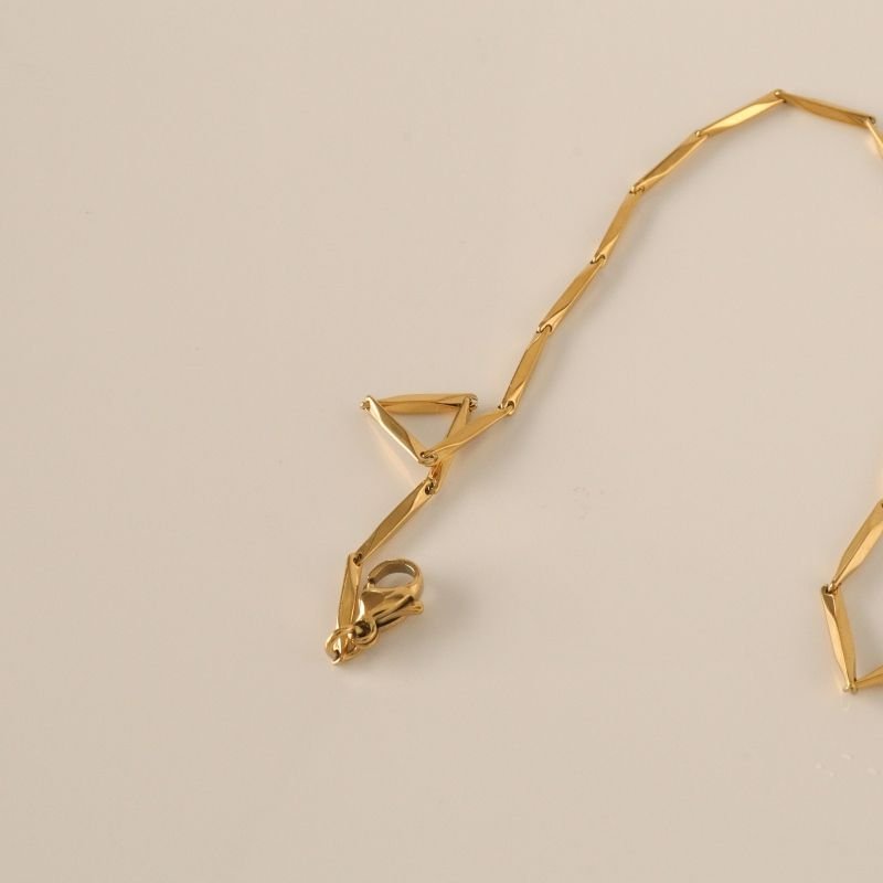 Colar Longo Essência Minimalista em Aço Inox