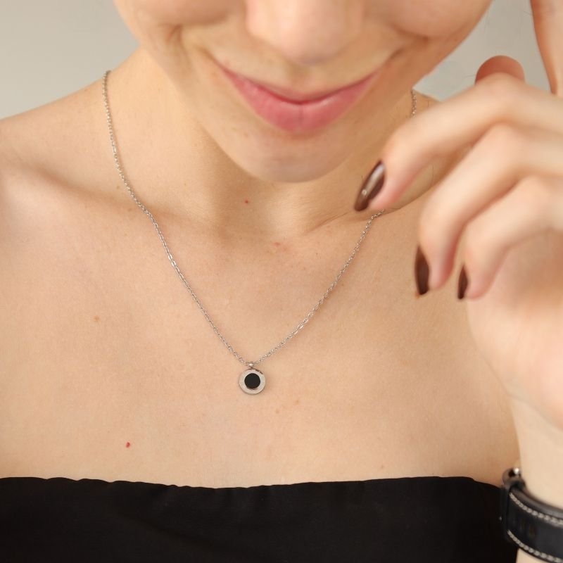 Colar Números Romanos em Aço Inox