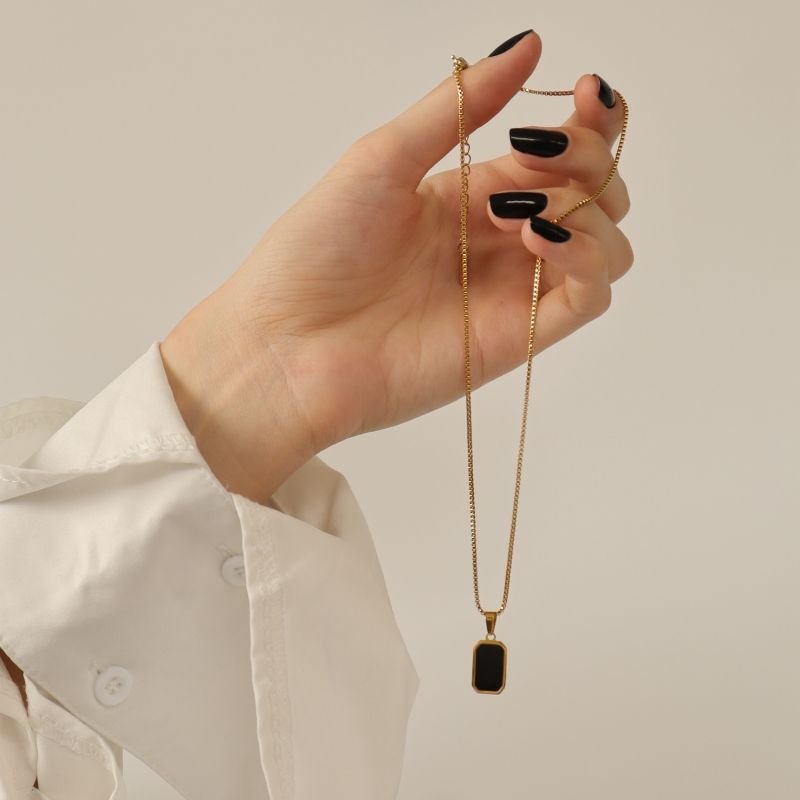 Colar Pedra Preta em Aço Inox