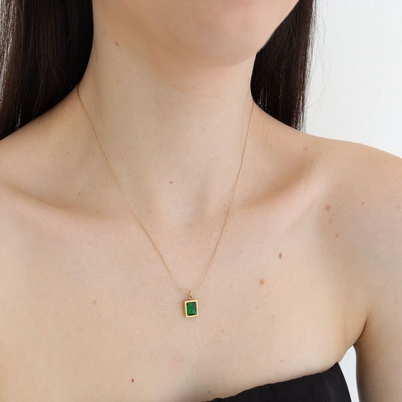 Colar Pedra Verde Delicado em Aço Inox