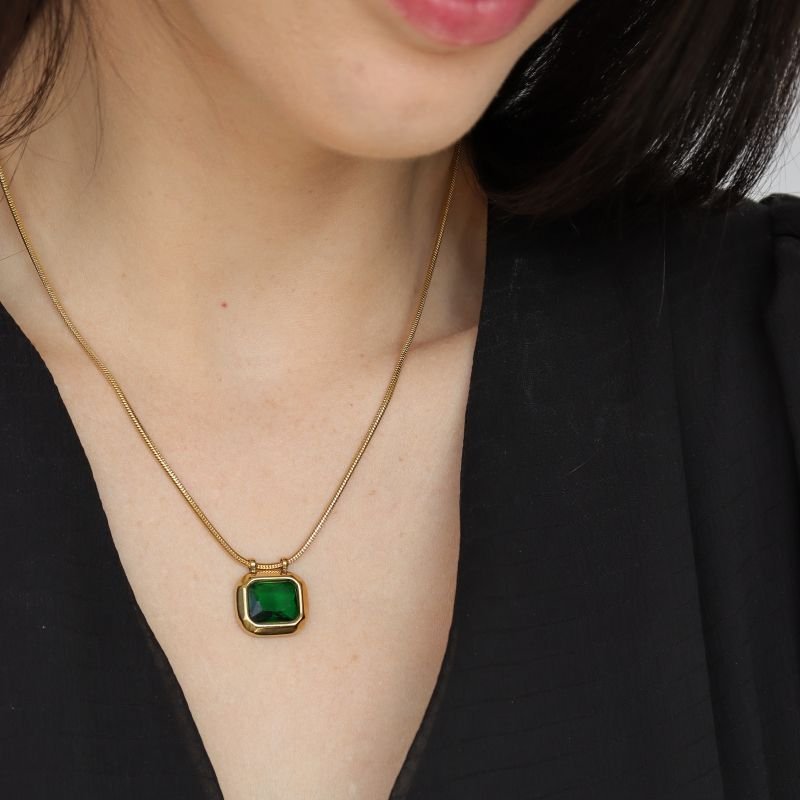 Colar Pedra Verde em Aço Inox (Linha Premium)