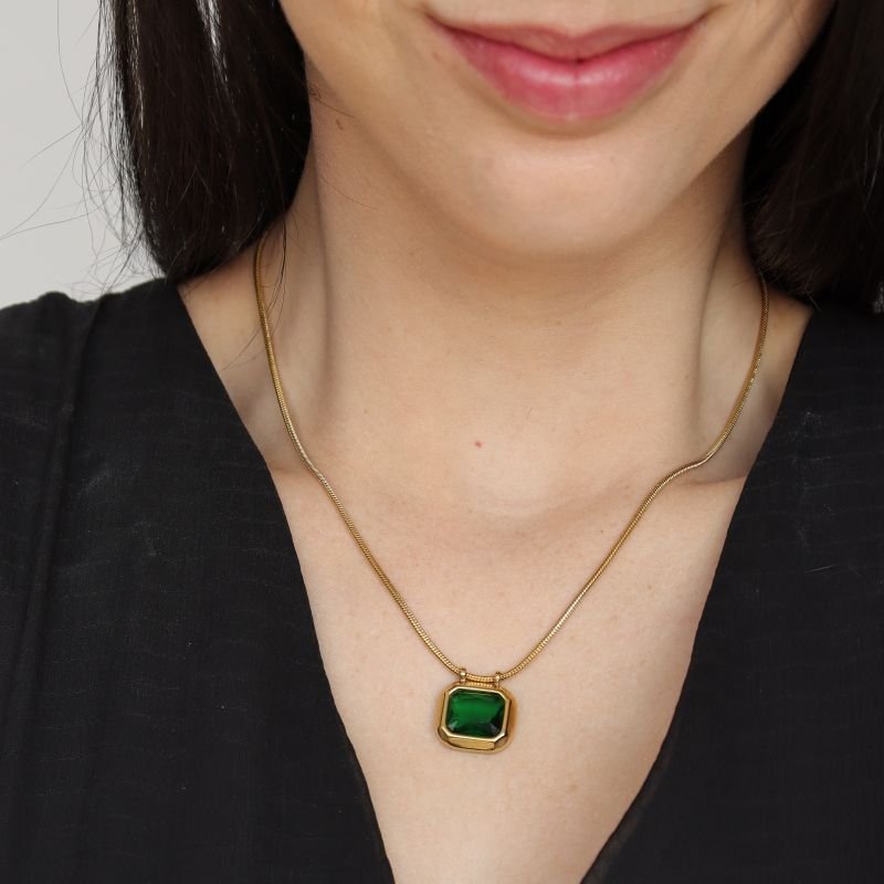 Colar Pedra Verde em Aço Inox (Linha Premium)