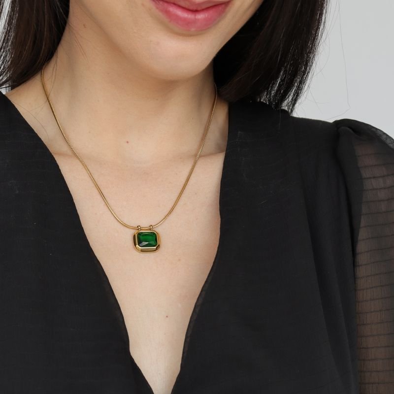 Colar Pedra Verde em Aço Inox (Linha Premium)