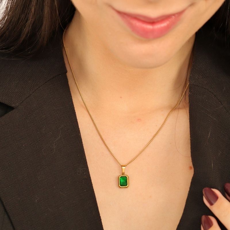 Colar Pedrinha Verde Delicado em Aço Inox