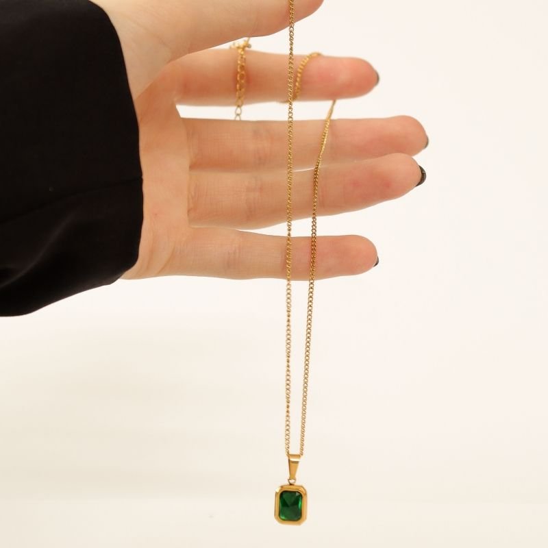 Colar Pedrinha Verde em Aço Inox