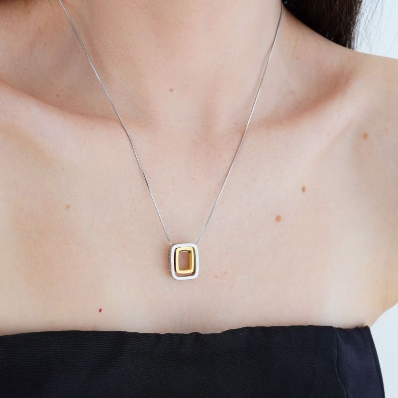 Colar Pingente com Cravejado Bicolor em Aço inox (Linha Premium)