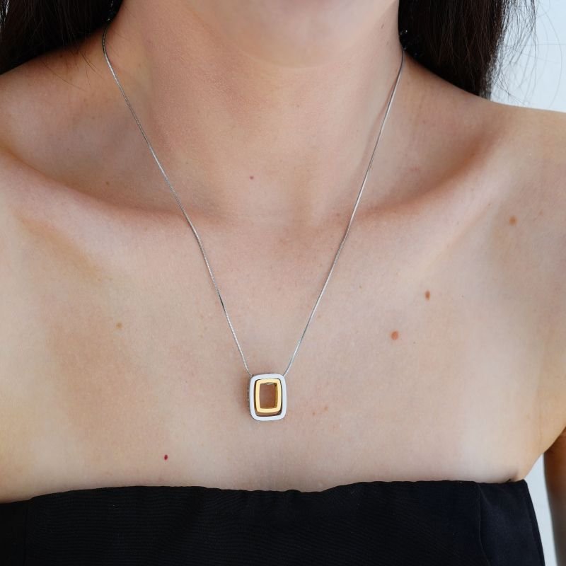 Colar Pingente com Cravejado Bicolor em Aço inox (Linha Premium)