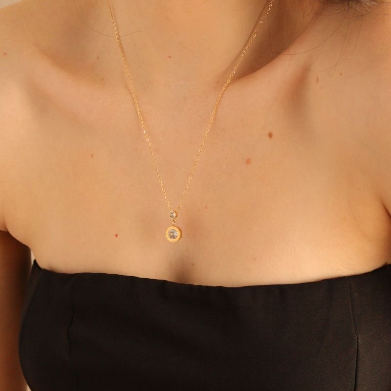 Colar Ponto de Luz e Números Romanos em Aço Inox