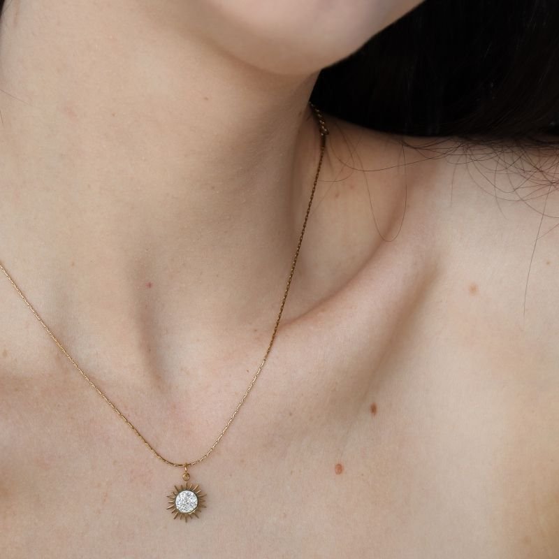 Colar Sol Cravejado em Aço Inox