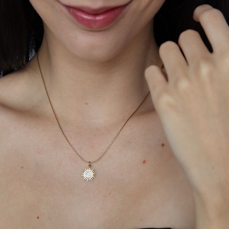 Colar Sol Cravejado em Aço Inox