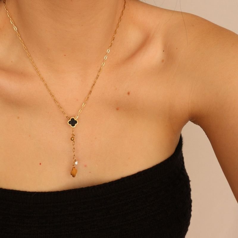 Colar Trevo Delicado em Aço Inox