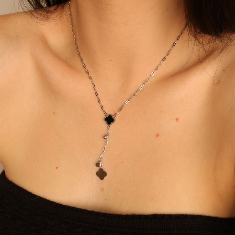 Colar Trevo Delicado em Aço Inox