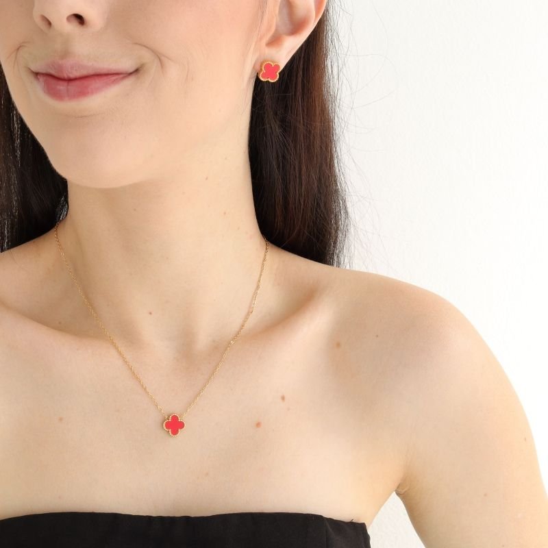 Conjunto Inspiração Van Cleef um Trevo Vermelho em Aço Inox