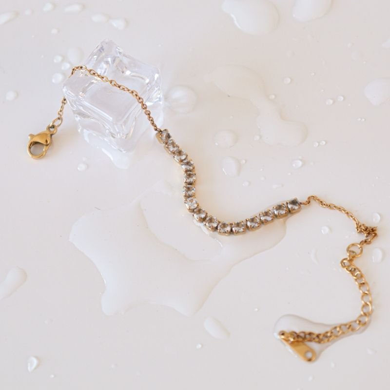 Pulseira com Detalhe em Riviera em Aço Inox