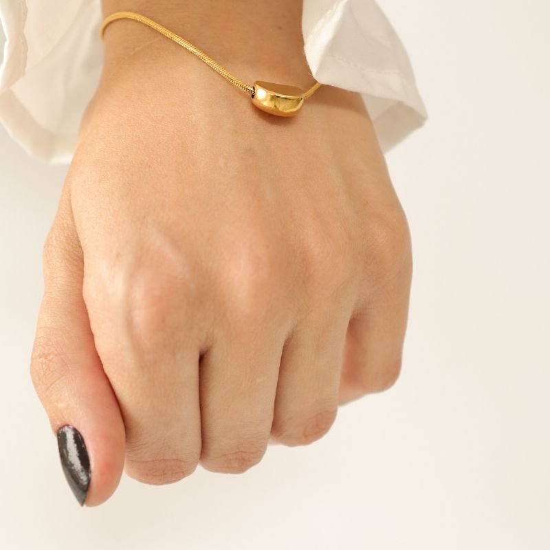 Pulseira com Detalhe Minimalista em Aço Inox