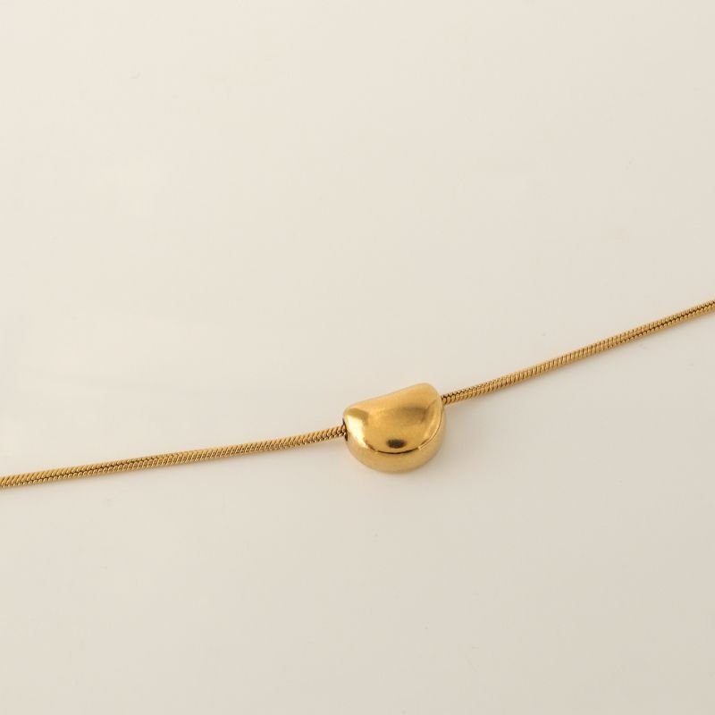 Pulseira com Detalhe Minimalista em Aço Inox