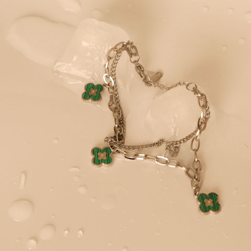 Pulseira com Pingentes em Aço Inox (Linha Premium)