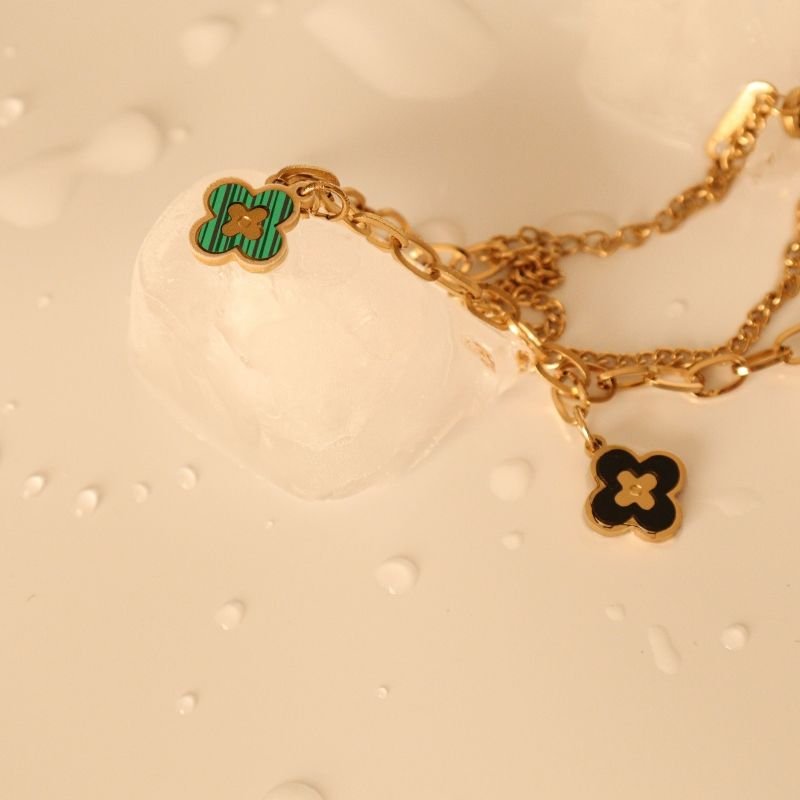 Pulseira com Pingentes em Aço Inox (Linha Premium)