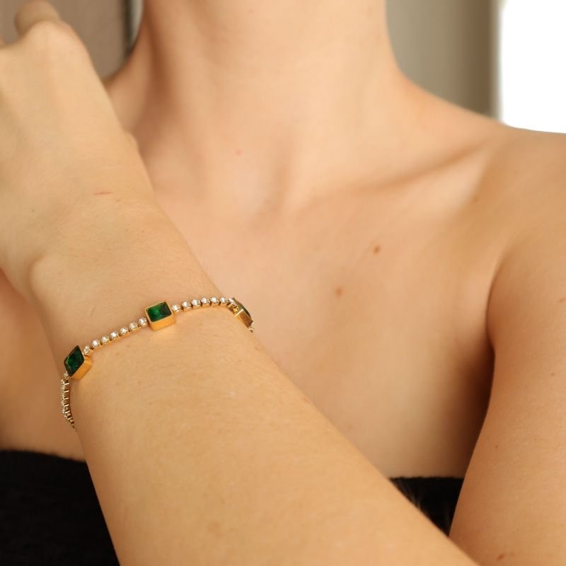 Pulseira Cravejada com Pedra Verde em Aço Inox (Linha Premium)