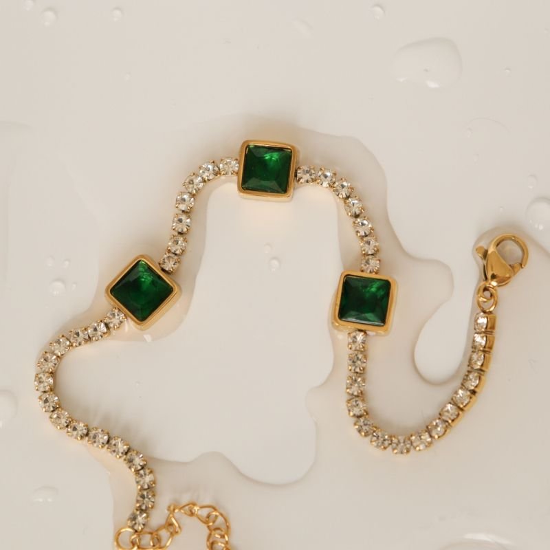 Pulseira Cravejada com Pedra Verde em Aço Inox (Linha Premium)