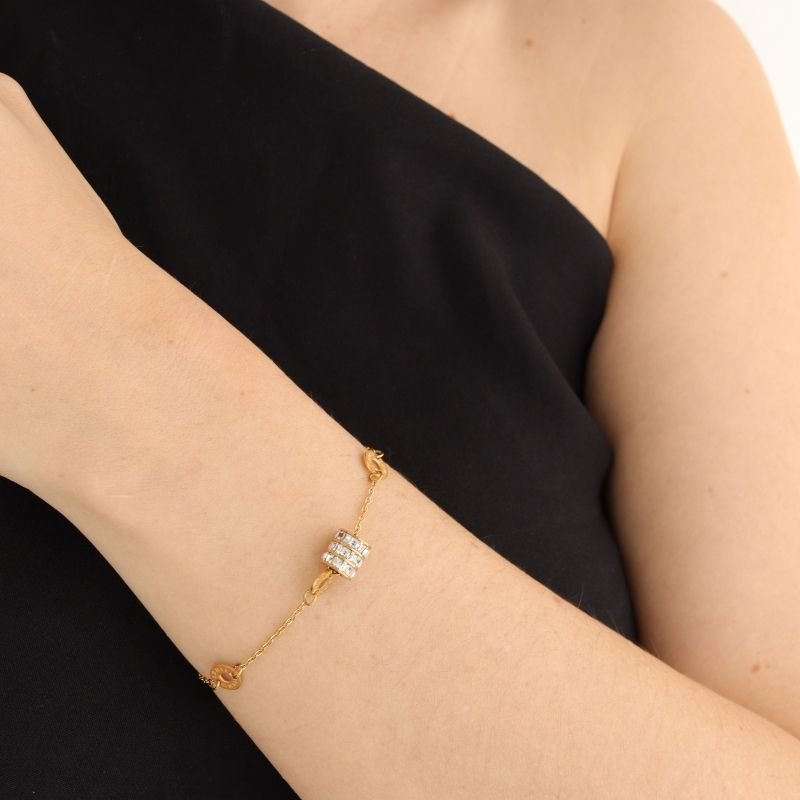 Pulseira Delicada com Cravejado em Aço Inox