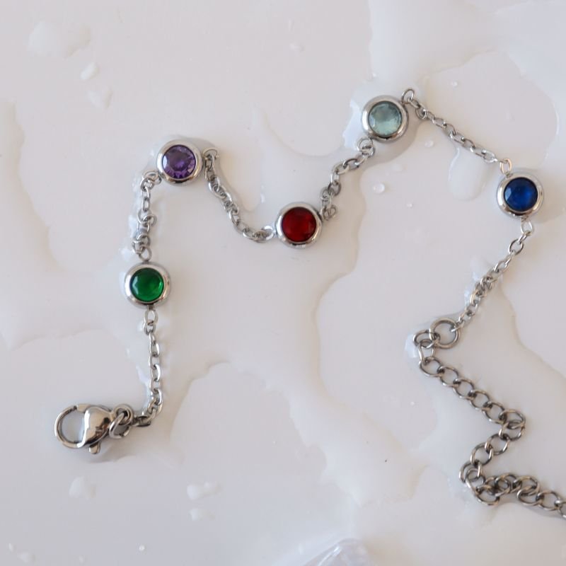 Pulseira Delicada com Pedrinhas Coloridas em Aço Inox