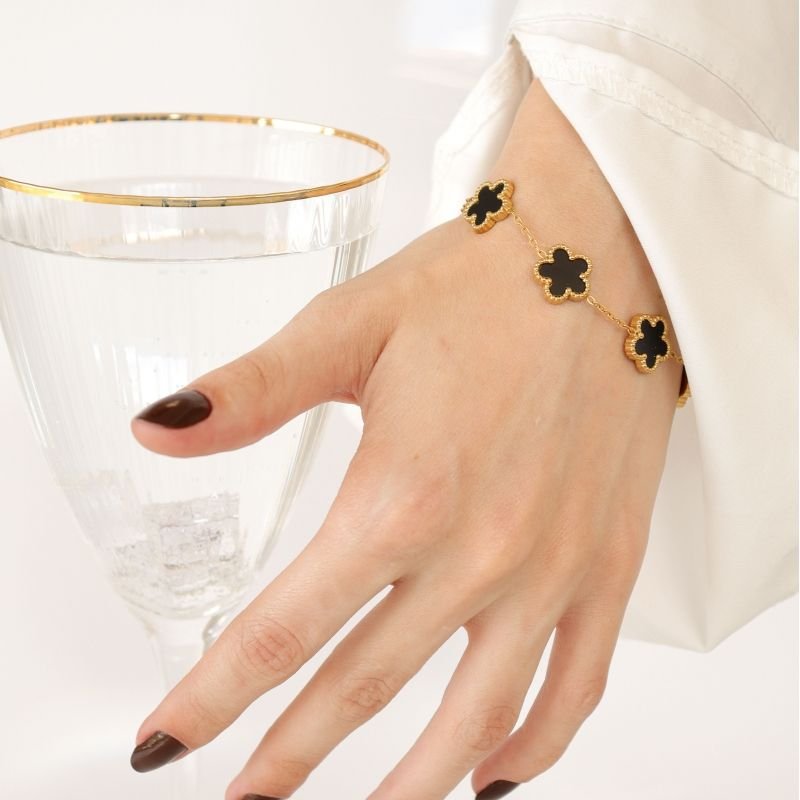 Pulseira em Aço Inox Trevo com Detalhe