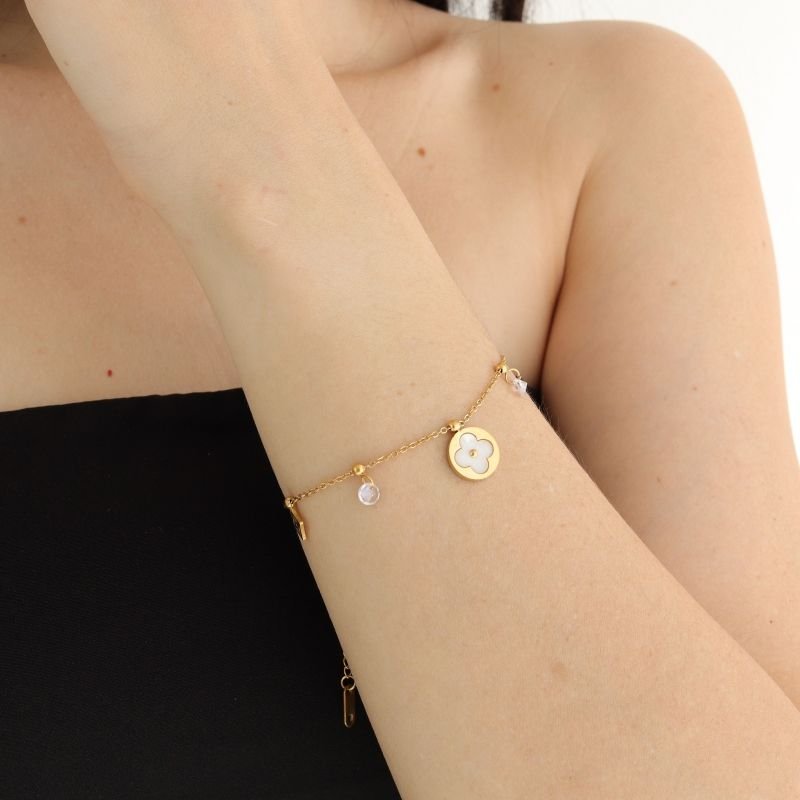 Pulseira Inspiração Van Cleef com Pingentes em Aço Inox