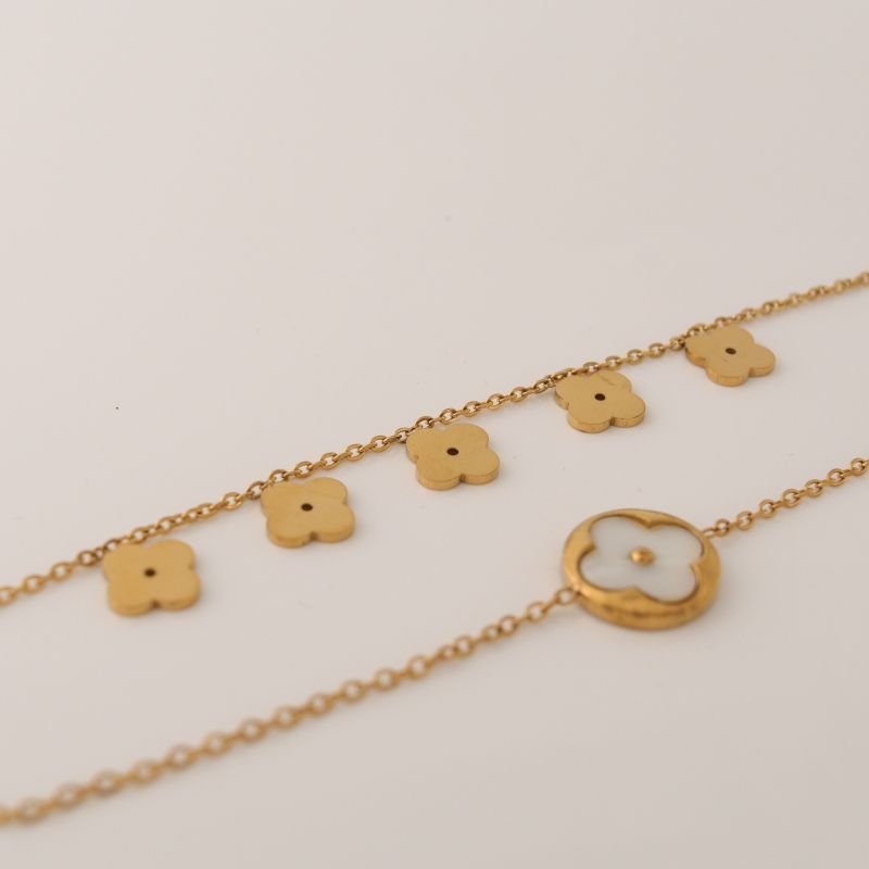 Pulseira Inspiração Van Cleef Trevos & Flor White em Aço Inox (Linha Premium)